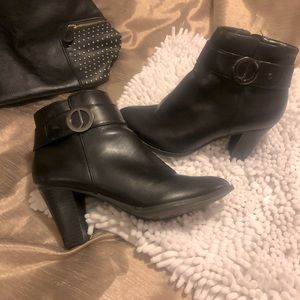 Jones New York black with zipper ankle boots 1.5” heel sz 8M